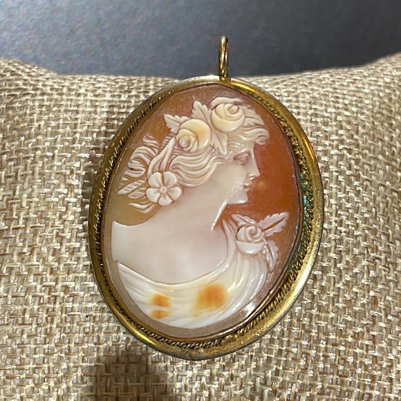 Lovely vintage cameo brooch and pendant profile of a beautiful woman carved with - Picture 5 of 11
